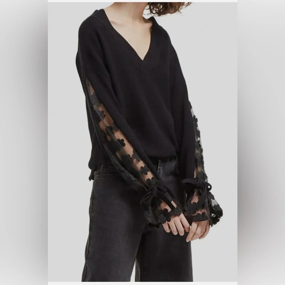 French Connection‎ Women's Black Caballo Floral Lace Sleeve Sweater NWOT